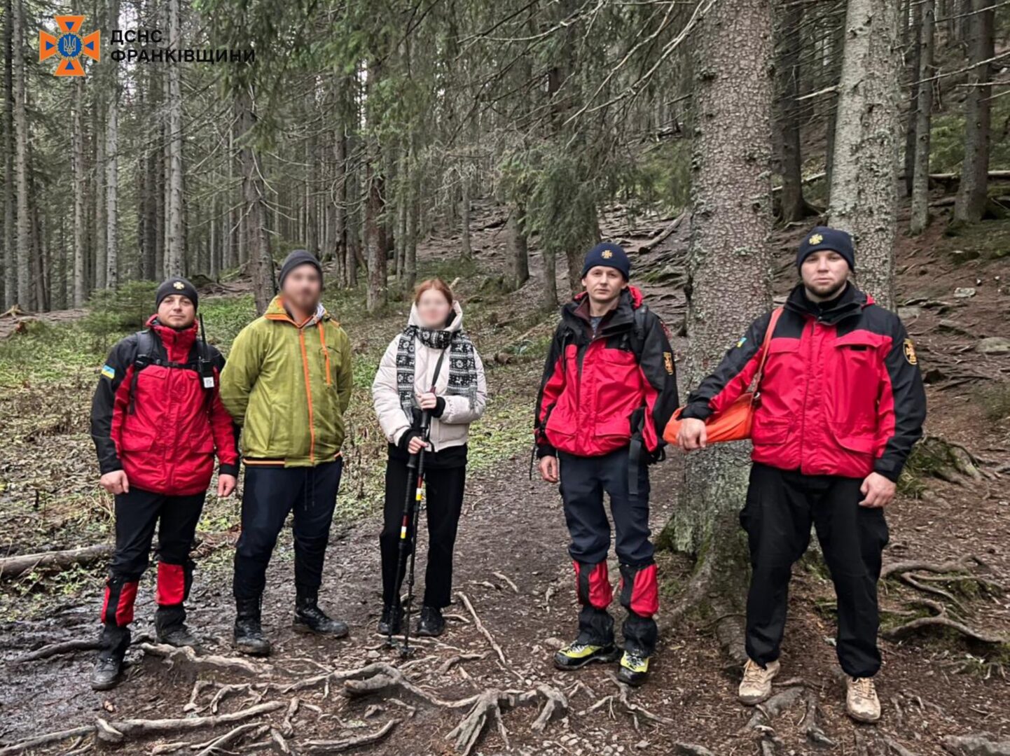 15go7 - Рятувальники надали допомогу травмованій туристці на Говерлі - rai.ua