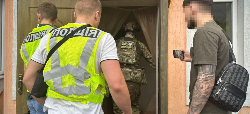 З Вірменії екстрадовано шахрая, через якого волонтери втратили понад 20 млн грн