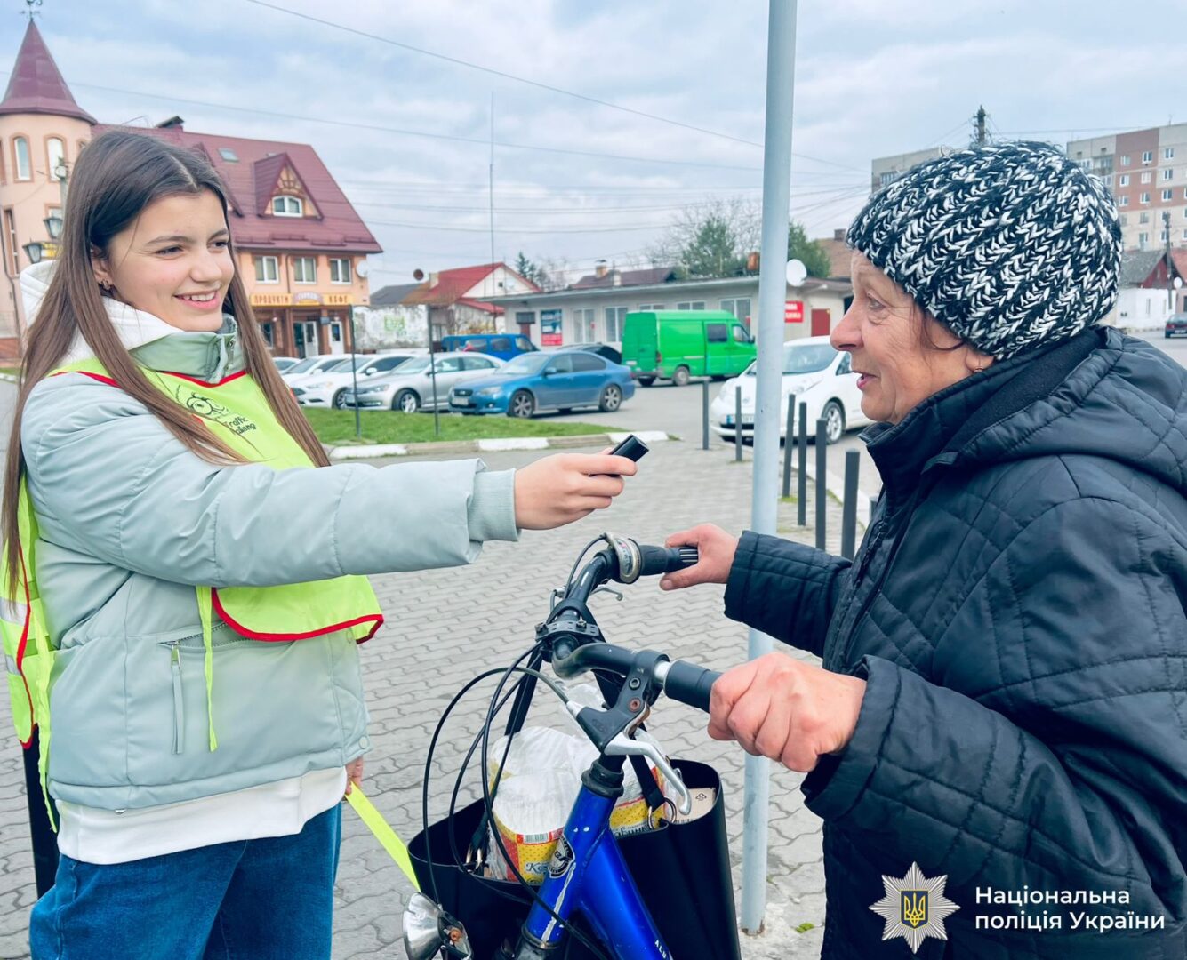 beza0 - Поліцейські провели вуличну акцію з безпеки дорожнього руху - rai.ua