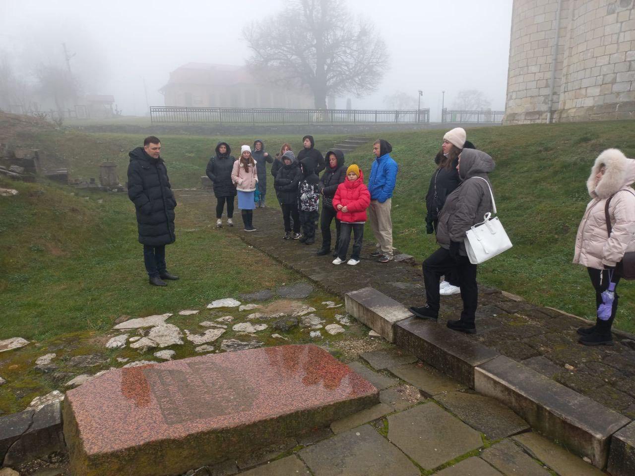 chknesh - День у Галичі: тривають екскурсійні тури Прикарпаттям для рідних Героїв - rai.ua