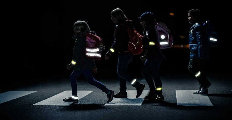 Поліцейські нагадують про важливість використання флікерів