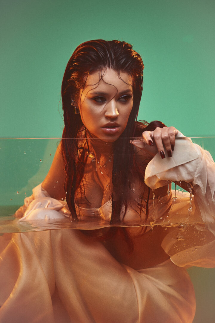 foto - Olya Shelby презентувала емоційний сингл «Зруйнована» та однойменний кліп - rai.ua