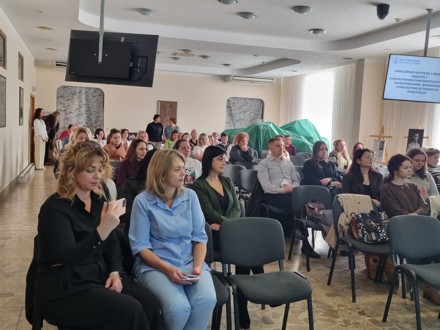 iao8 - В обласній лікарні обговорювали інфекційний контроль у лікуванні онкопацієнтів - rai.ua