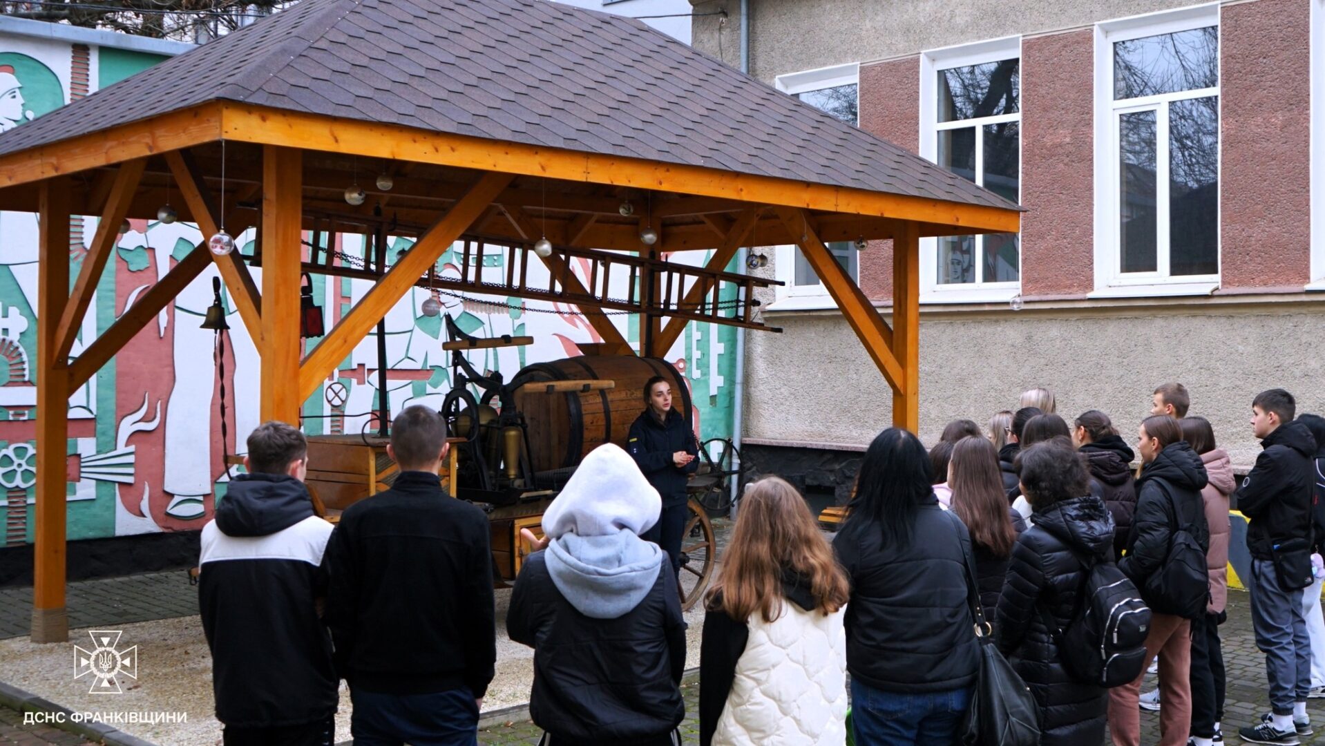 mrlpd - Студенти Карпатського коледжу відвідали клас безпеки рятувальників - rai.ua