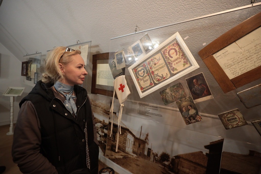 mvs3 - У галереї Національного заповідника «Давній Галич» відкрили виставку про Крим - rai.ua