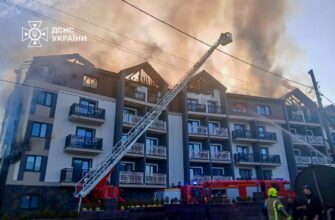 Вогнеборці ліквідовують масштабну пожежу в Поляниці