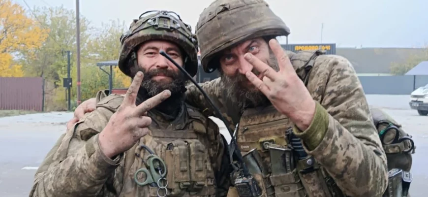 165 діб на одній позиції: Президент відзначив «Хрестом бойових заслуг» двох захисників