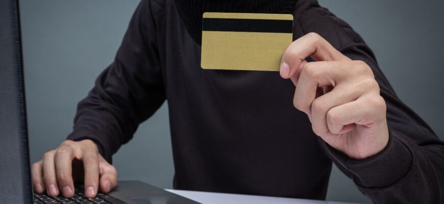 Втратила понад 1,6 млн грн: коломиянка стала жертвою інтернет-шахраїв