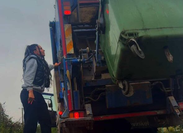 «Страхи лише в голові»: історія першої в Івано-Франківську водійки сміттєвоза