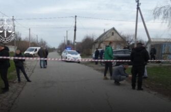 Повідомлено про підозру поліцейському, який відкрив вогонь по військових