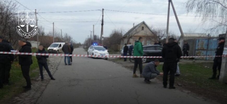 Повідомлено про підозру поліцейському, який відкрив вогонь по військових