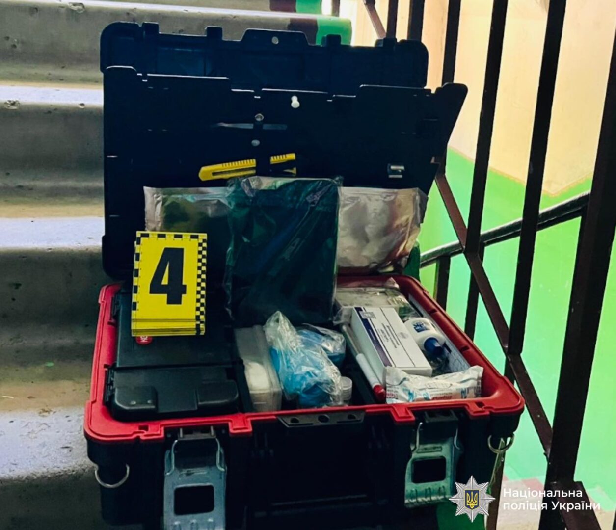 vaegsh7nshch - Поліцейські затримали прикарпатця, який поранив ножем свого вітчима - rai.ua