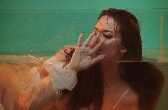 Olya Shelby презентувала емоційний сингл «Зруйнована» та однойменний кліп