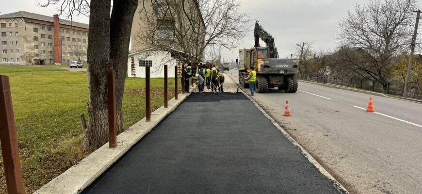 На Івано-Франківщині тривають ремонтні роботи на дорогах державного значення