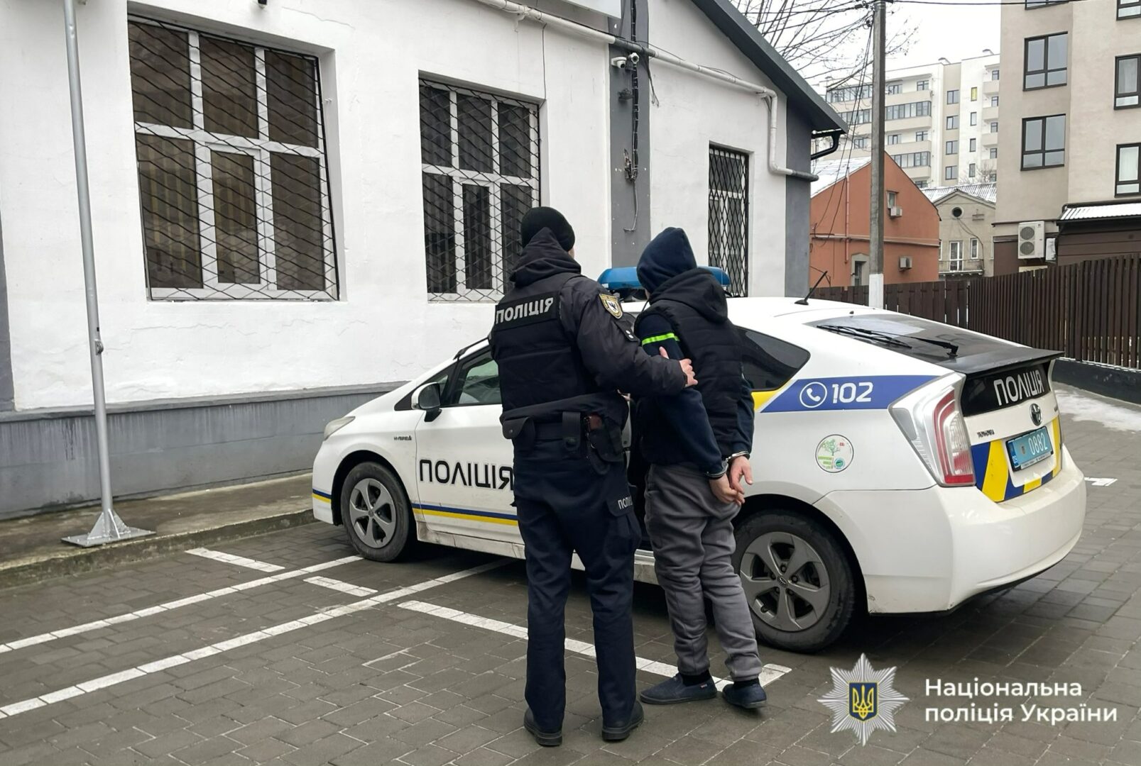 chvsro - Поліцейські розкрили вуличне пограбування: фігуранту оголосили підозру - rai.ua