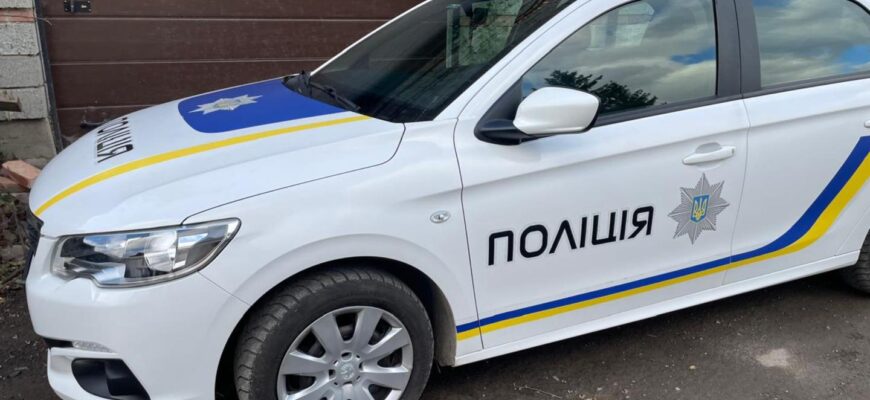 Поліція встановлює обставини смерті чоловіка, який випав з вікна багатоповерхівки