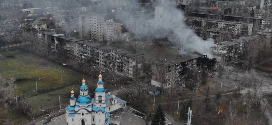 Зруйновані квартали Костянтивіки: 20 км від Краматорська