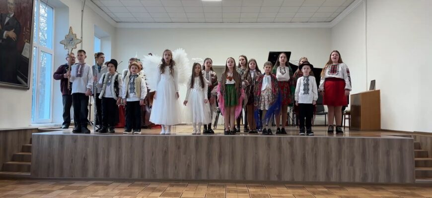 У Бурштинській дитячій музичній школі відбулися благодійні вечори. Відео