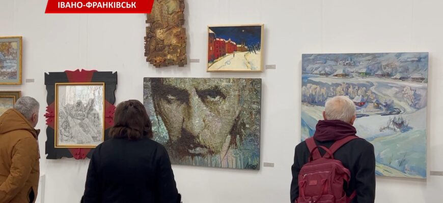 В Івано-Франківську діє щорічна обласна Різдвяна виставка. Відео