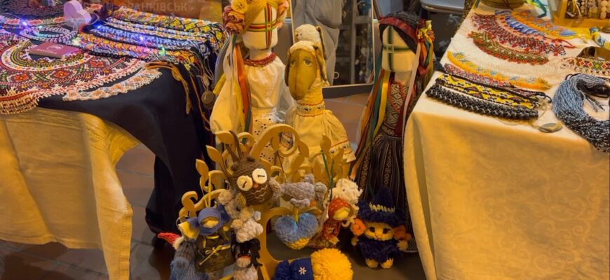 В Івано-Франківську відбувся благодійний ярмарок до Дня Святого Миколая. Відео