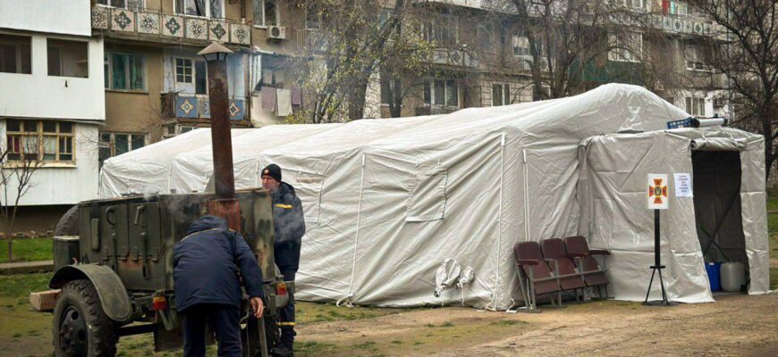 На Одещині працюють рятувальники з 12 регіонів України