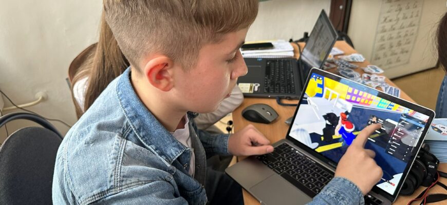 Поліцейські та ліцеїсти створили інтерактивний квест про цифрову захищеність