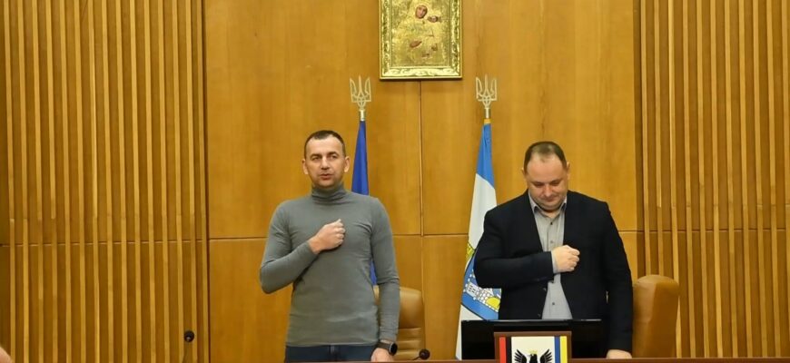pozzhaaa - В Івано-Франківську відбулася позачергова сесія міської ради. Відео - rai.ua