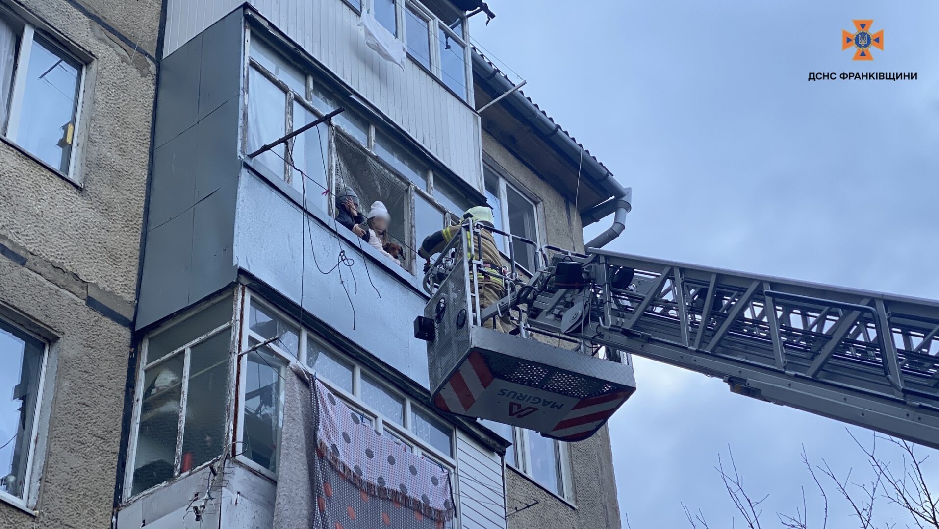 rdshiuzh - На вулиці Довженка горіла квартира в багатоповерхівці - rai.ua