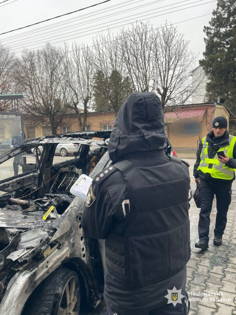 spsal - Поліцейські Прикарпаття встановлюють обставини загорання авто - rai.ua