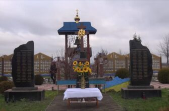 В Угорницькому монастирі відкрили стели загиблим Героям з Долинщини. Відео