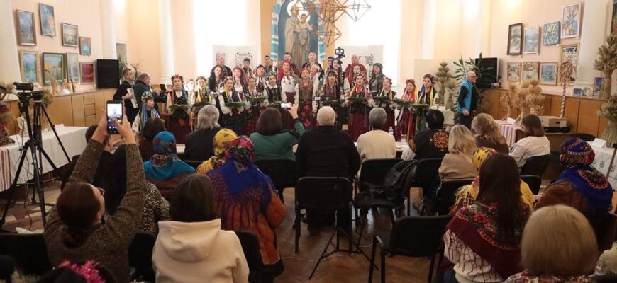 В Івано-Франківську відбувся конкурс вертепів та маланок