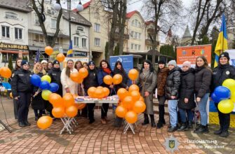 «16 днів проти насильства»: у Калуші поліцейські провели вуличну акцію
