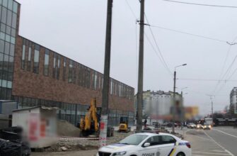 Напад на перехожих з ножем: прикарпатські поліцейські оголосили підозру фігурантці