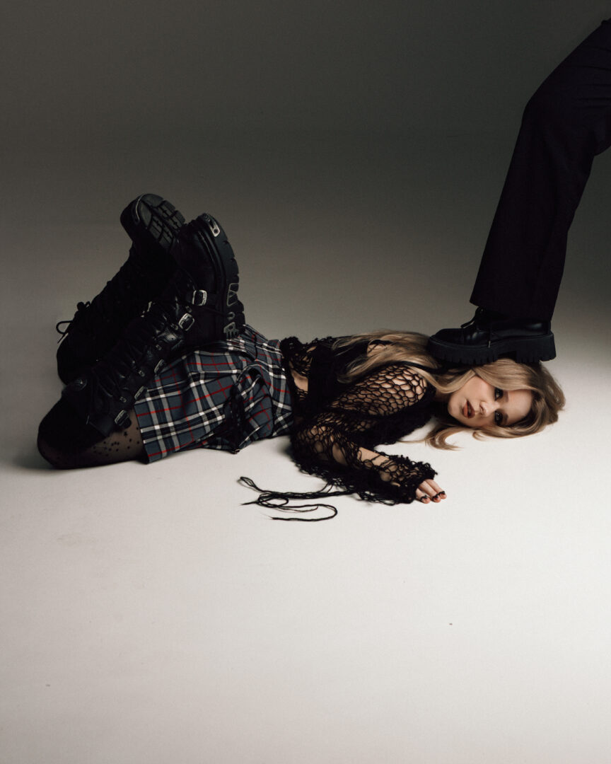 vspoapnl - Злата Міленова презентує новий сингл «горітиму там» - rai.ua