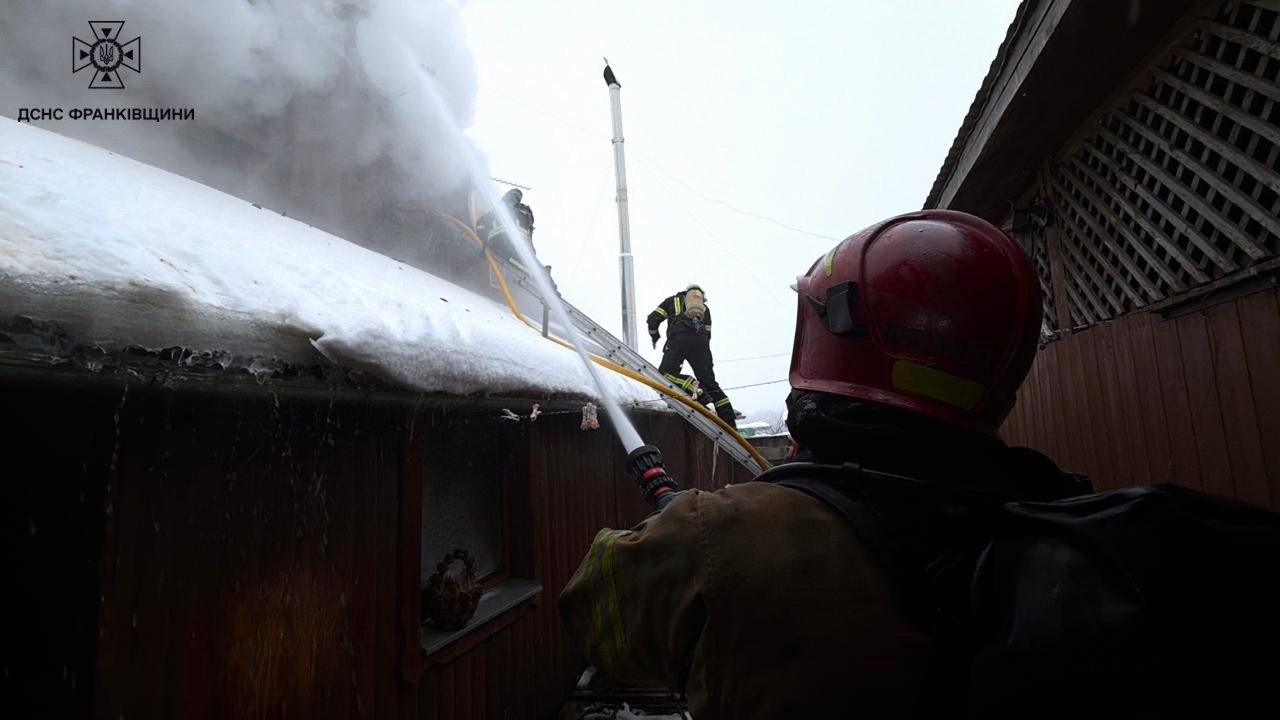 8shpy - В Угринові трапилась пожежа в мотелі-кафе - rai.ua