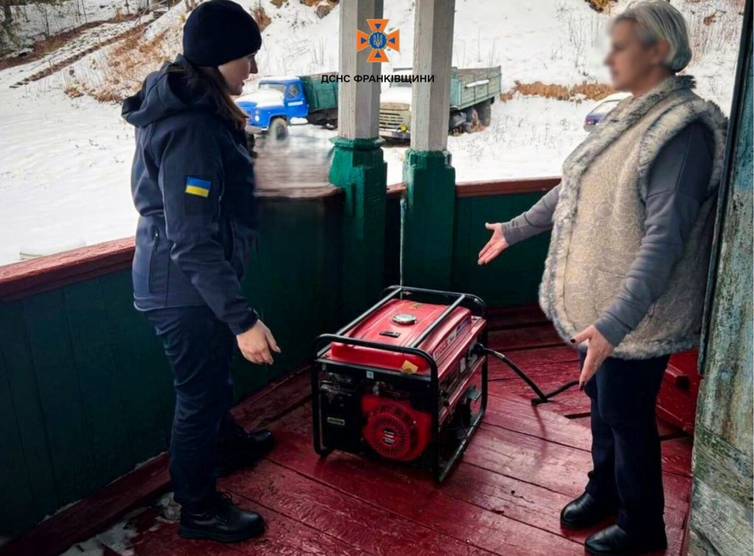 aegkaesh - Офіцери-рятувальники нагадують мешканцям правила безпеки під час вимкнень світла - rai.ua