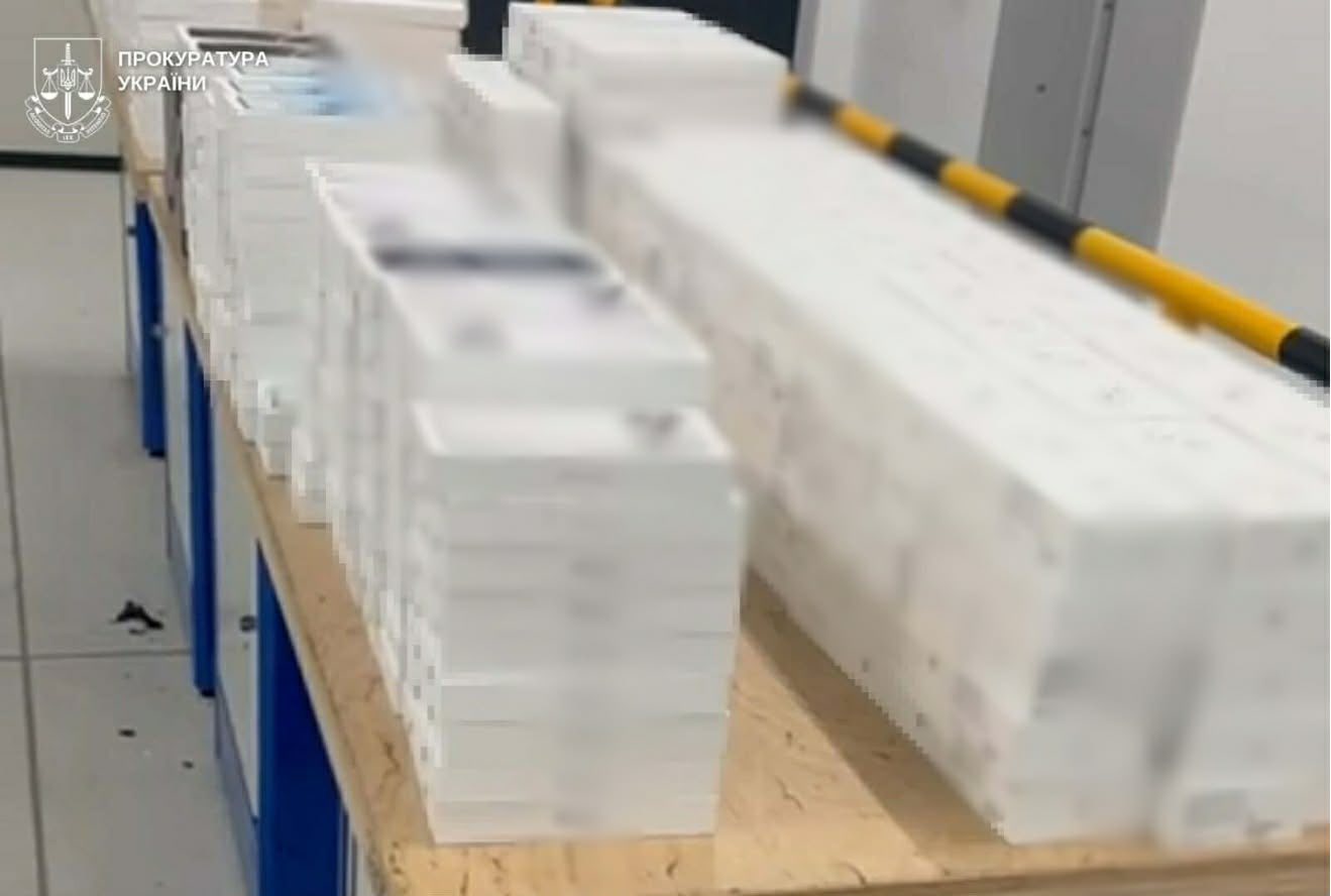 andrd - На Львівщині у тайнику авто викрито контрабанду елітної електроніки на 35 млн грн - rai.ua