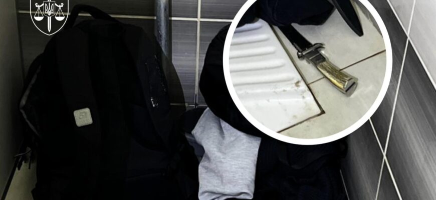 У Києві неповнолітній поранив учительку та однокласника