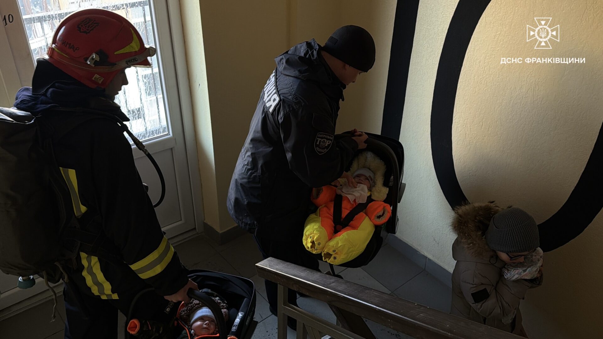 evs - Угорники: під час пожежі в 11-поверховому будинку врятовано 5 осіб - rai.ua