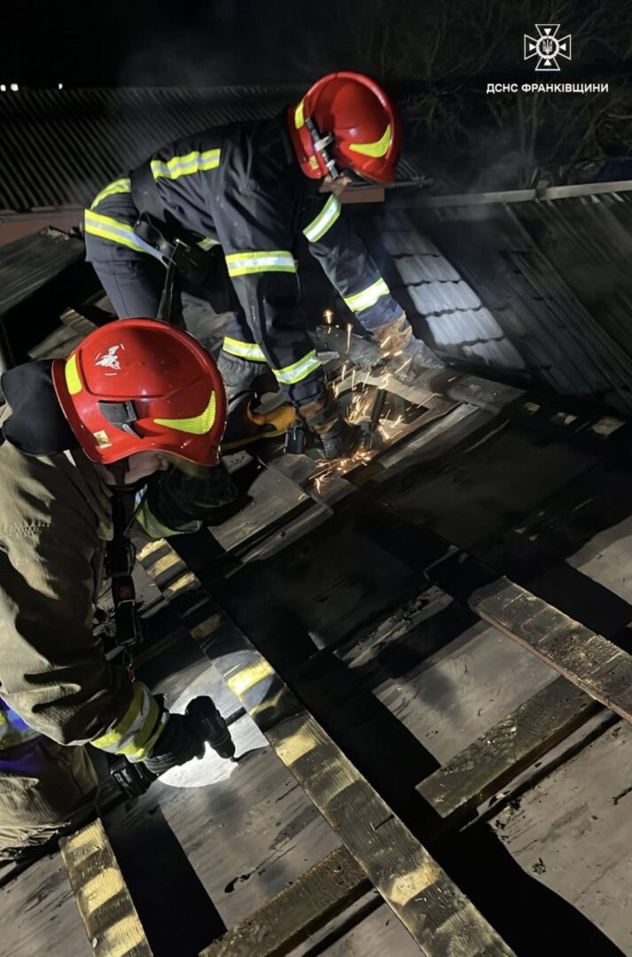 lbmd - Рятувальники врятували одну людину під час пожежі в Івано-Франківську - rai.ua