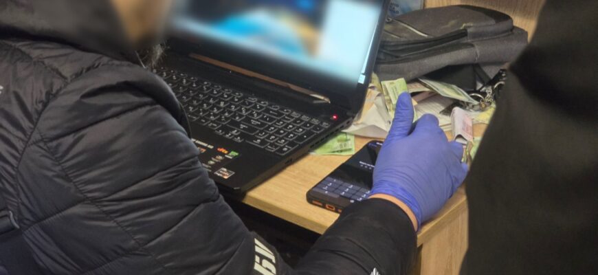 Злочинна група Прикарпаття викрала кошти з банківських рахунків на 260 тисяч гривень