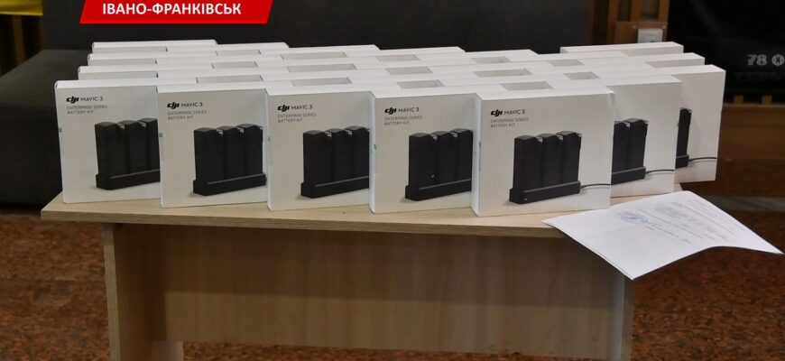 Івано-Франківськ передав техніку для «Азову». Відео