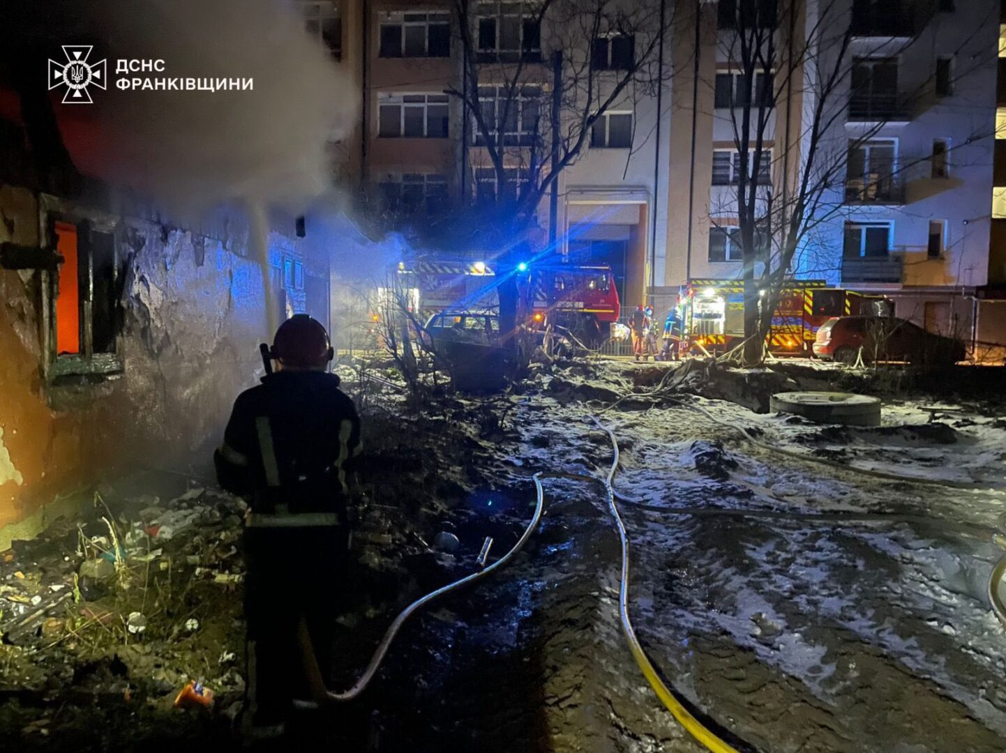 seplnrmd - Рятувальники врятували одну людину під час пожежі в Івано-Франківську - rai.ua