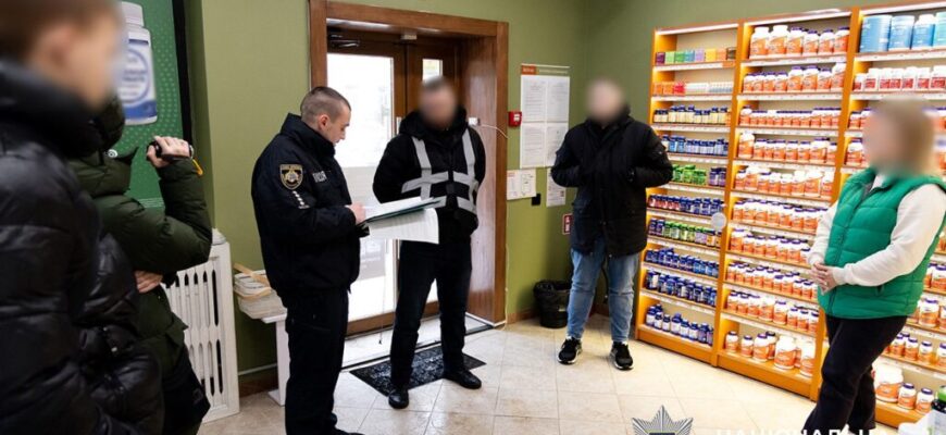 Виготовляли «дієтичні добавки» з канабісом: на Волині ліквідовано мережу збуту