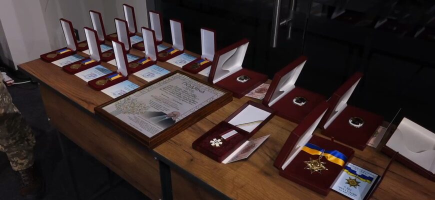 В Івано-Франківську відзначили тих, хто тримає оборону на передовій та в тилу. Відео