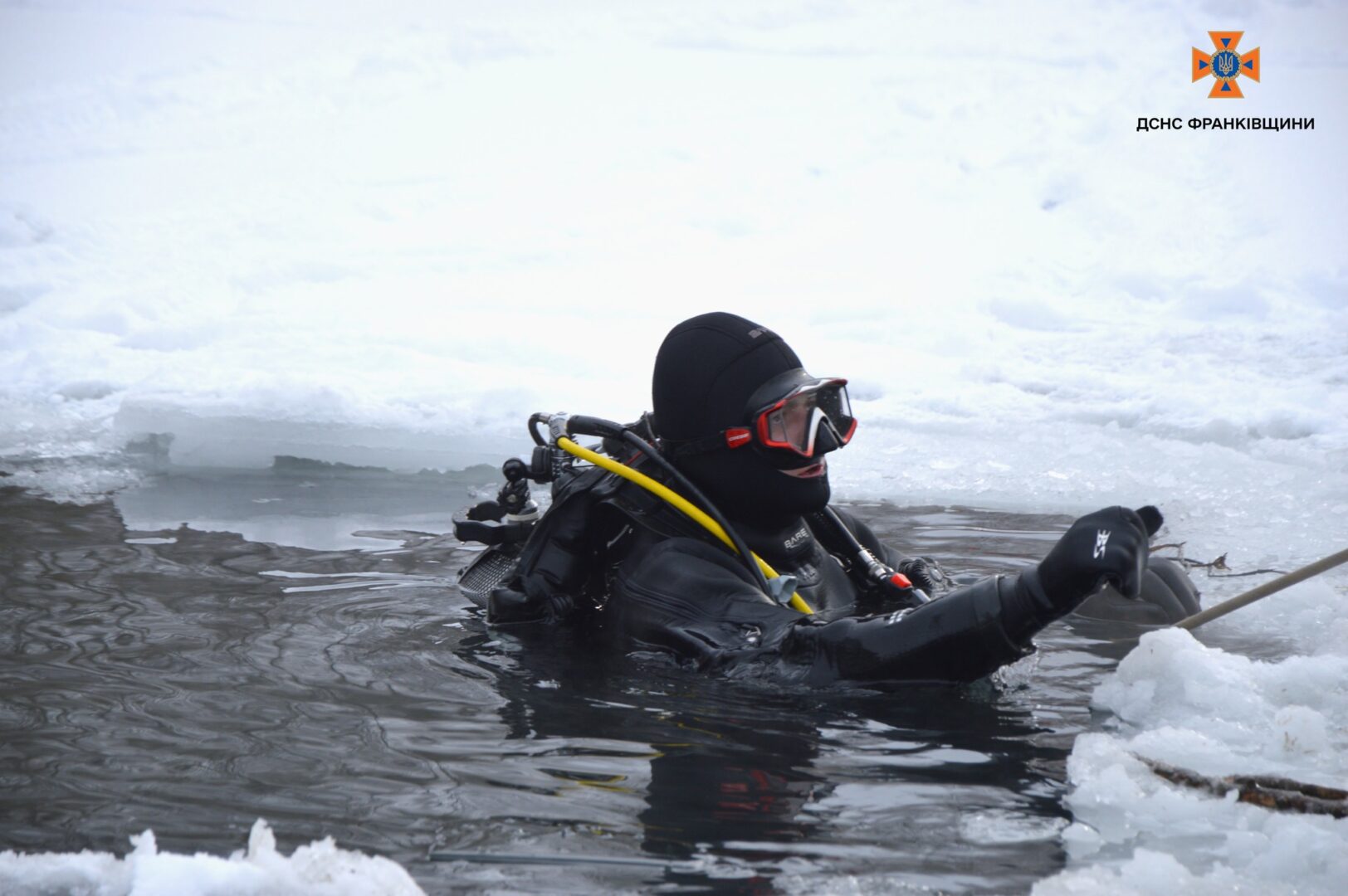 ygdgd - На Прикарпатті водолази ДСНС вдосконалювали навички рятування людей - rai.ua