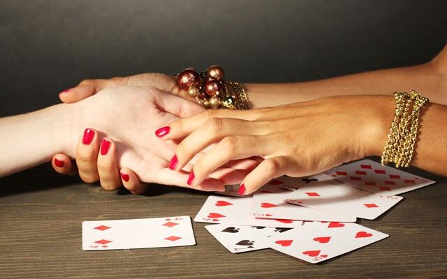 «Позолотила руку» на пів млн грн: в Івано-Франківську засудили шахрайку