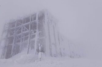 Західний вітер на Піп Івані сягає 12 м/с