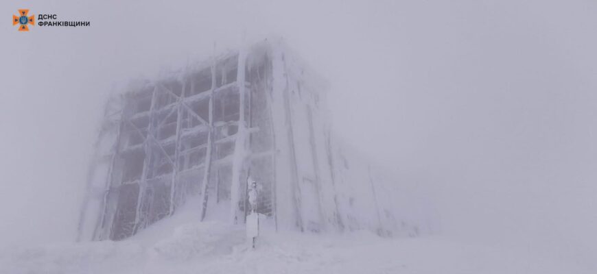 Західний вітер на Піп Івані сягає 12 м/с