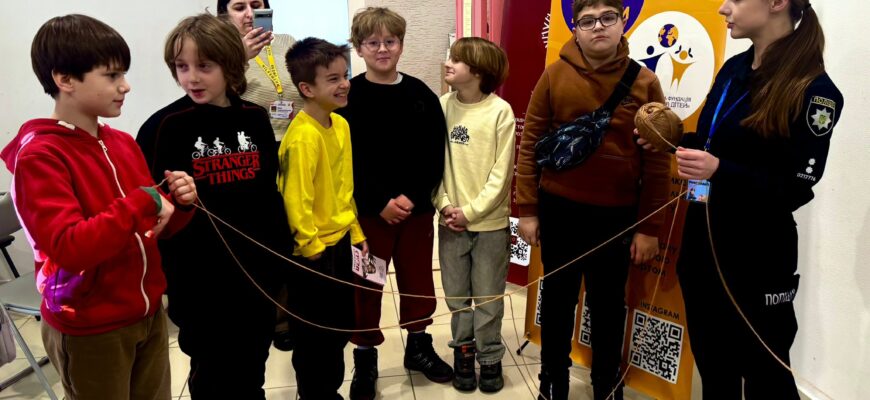 «Булінг та відповідальність»: поліцейські Прикарпаття провели тренінг для ліцеїстів